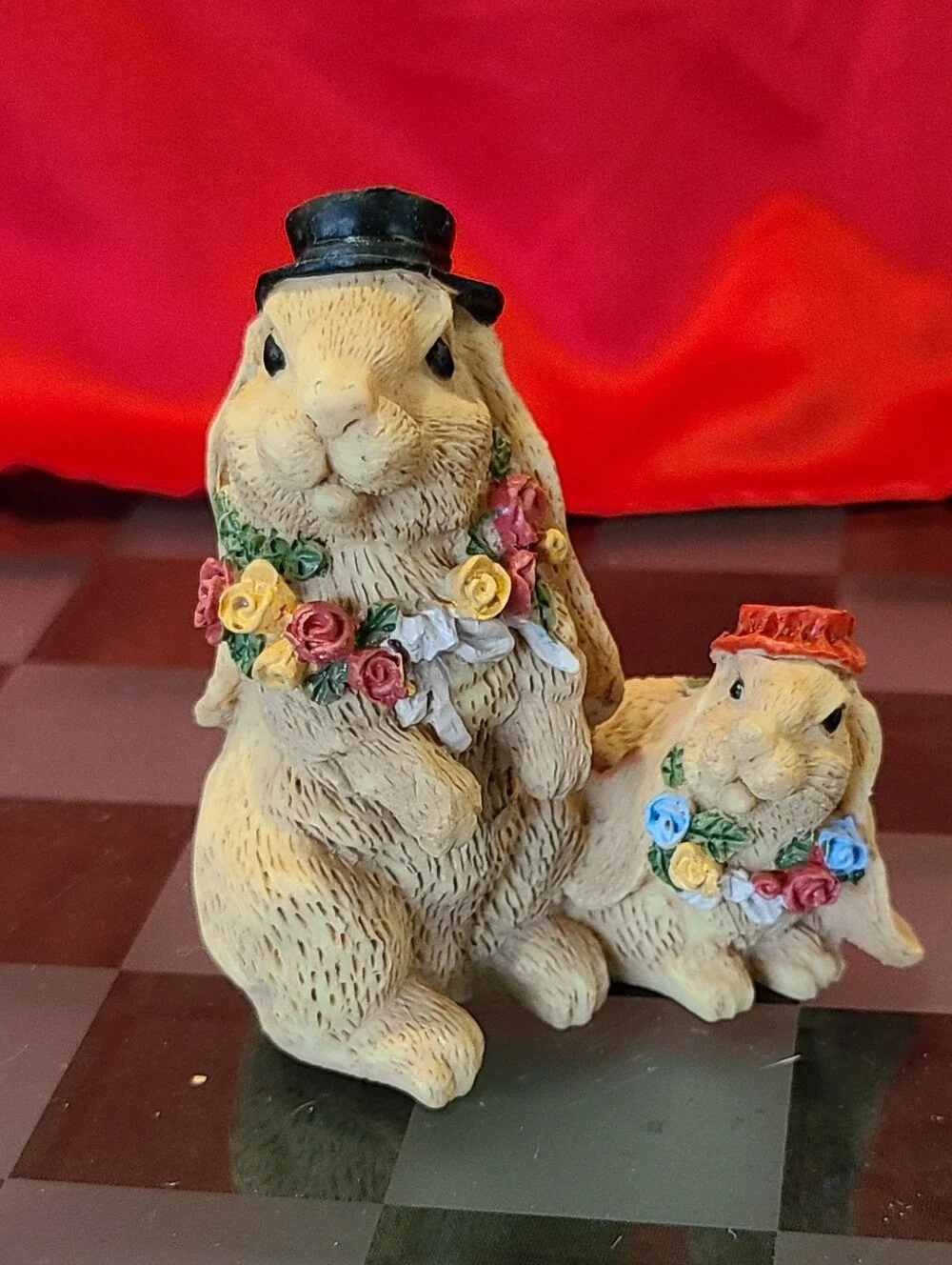 Decorative Small Pets Bunny Figurine with Floral Wreaths - Beige